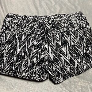 American Eagle Outfitters ~ Shorts ~ Size 6 ~ Women’s ~ Shorts ~ Black & White